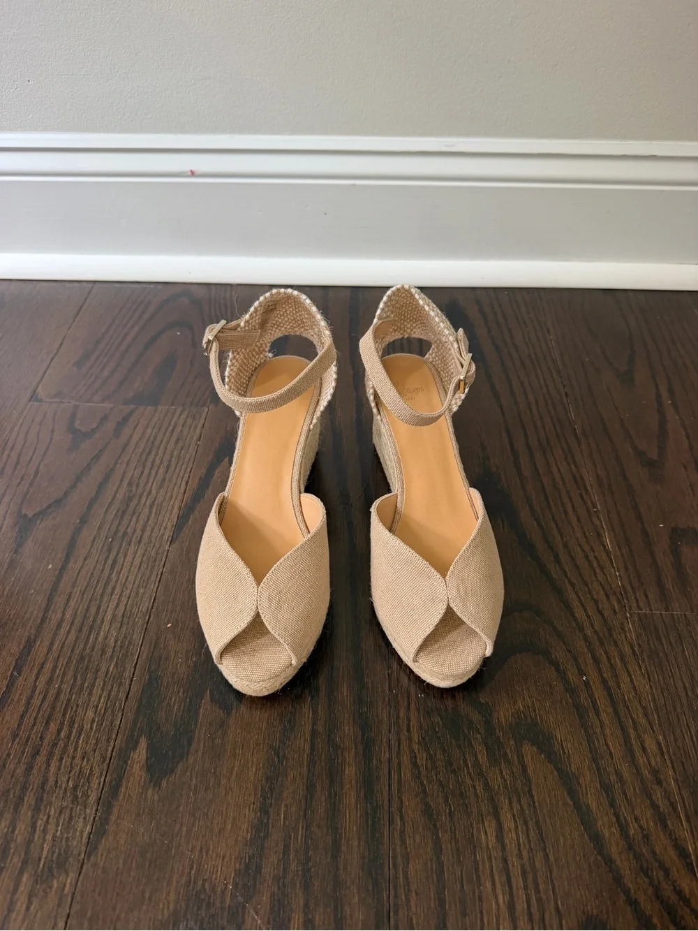NIB Castaner Neutral Beige Canvas Espadrille Wedges size 38 EU